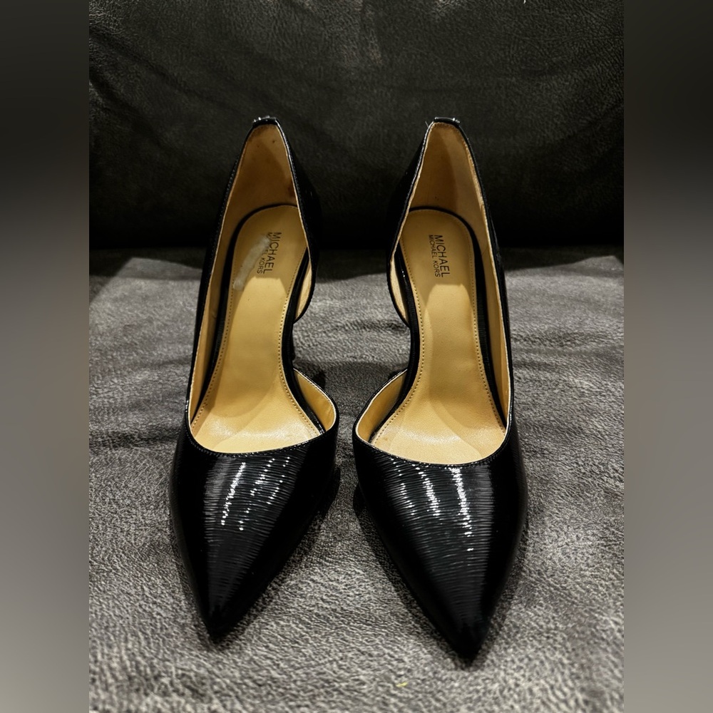 Michael Kors Classic Black Pointed Heels - Picture 3 of 5